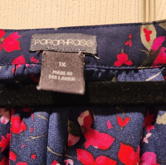 Floral top - Picture 2 of 2